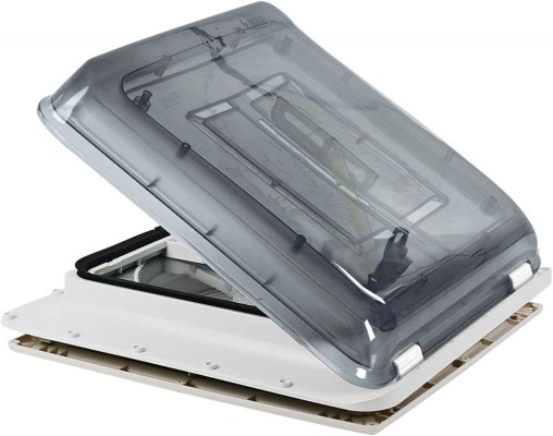 Fiamma Vent Crystal vazuta din lateral cu capacul deschis