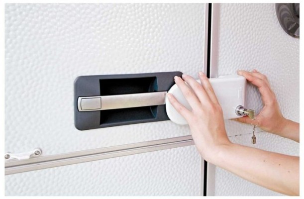 Incuietoare de siguranta Safe Door Magnum, montaj pe perete