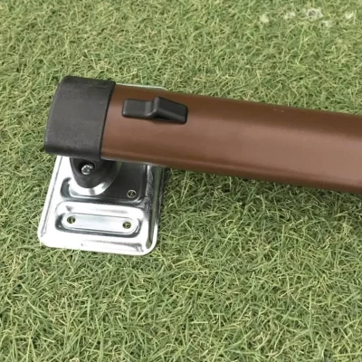 picior masa pliabil maro pliat cu articulatie sus si piesa de montaj rabatata pentru camper van