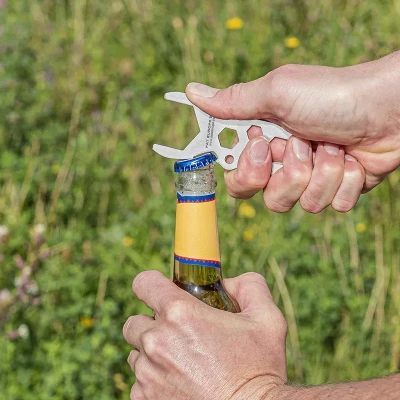 functie deschizator de sticle integrata in multitool